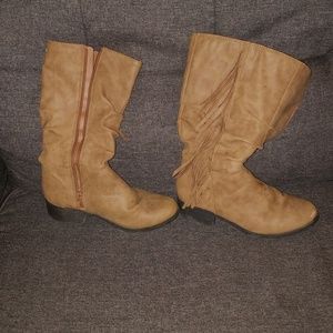 Girls size 2 boots